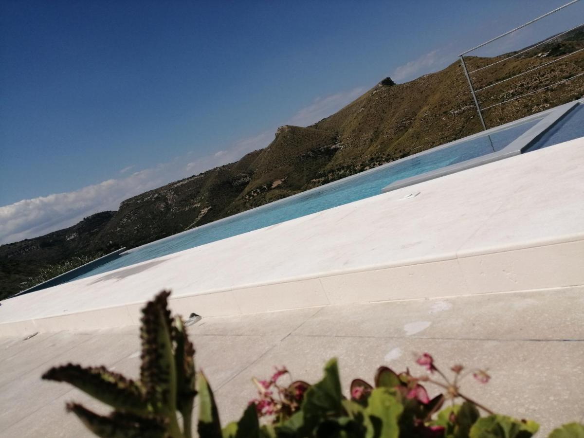 Villa Meriem Noto Buitenkant foto